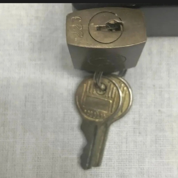 Louis Vuitton Vintage Lock & Keys #223 - Picture 2 of 4